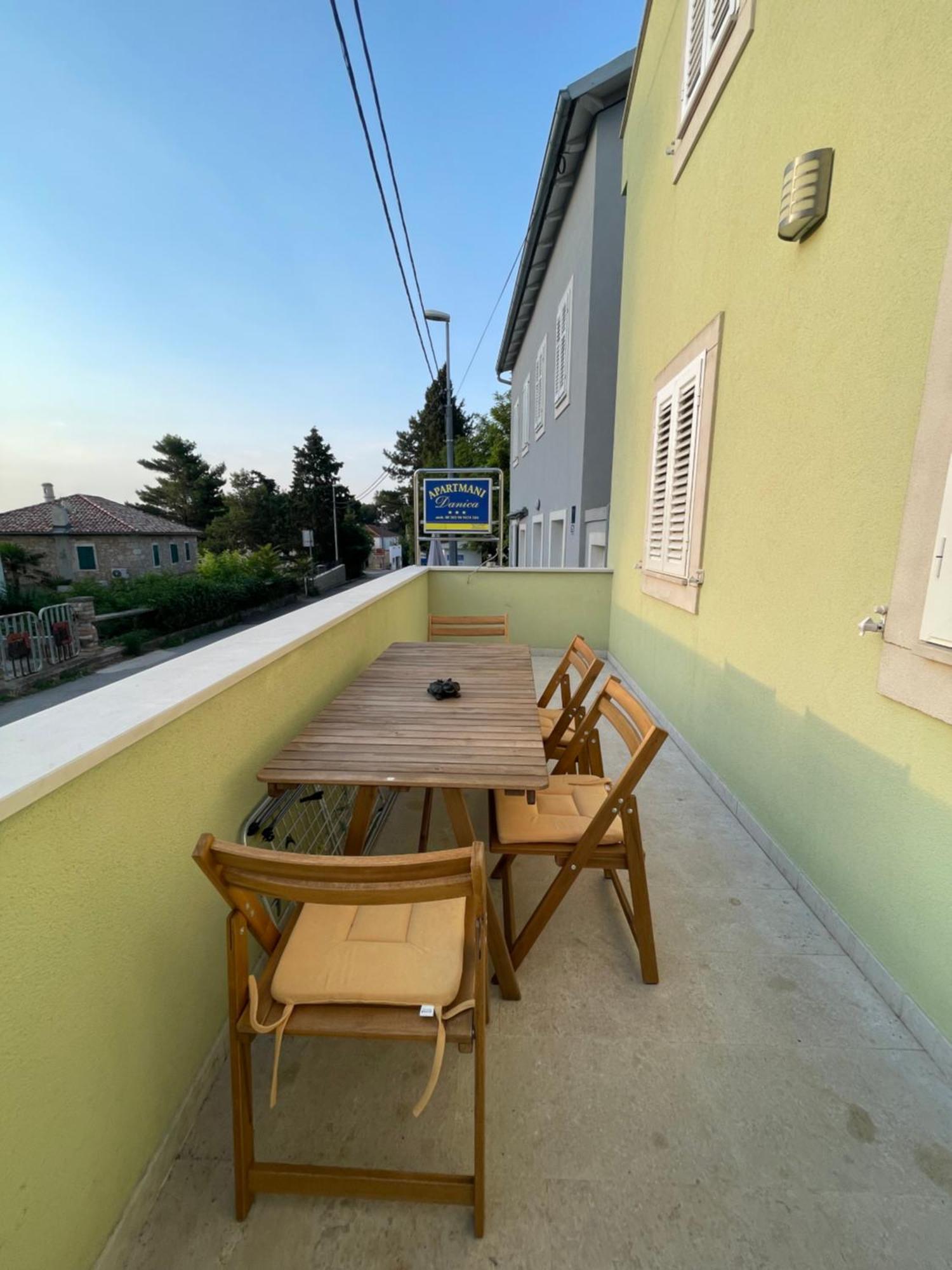 Apartmani Danica Нерезине Екстер'єр фото