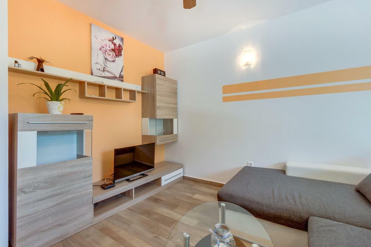 Apartmani Danica Нерезине Екстер'єр фото