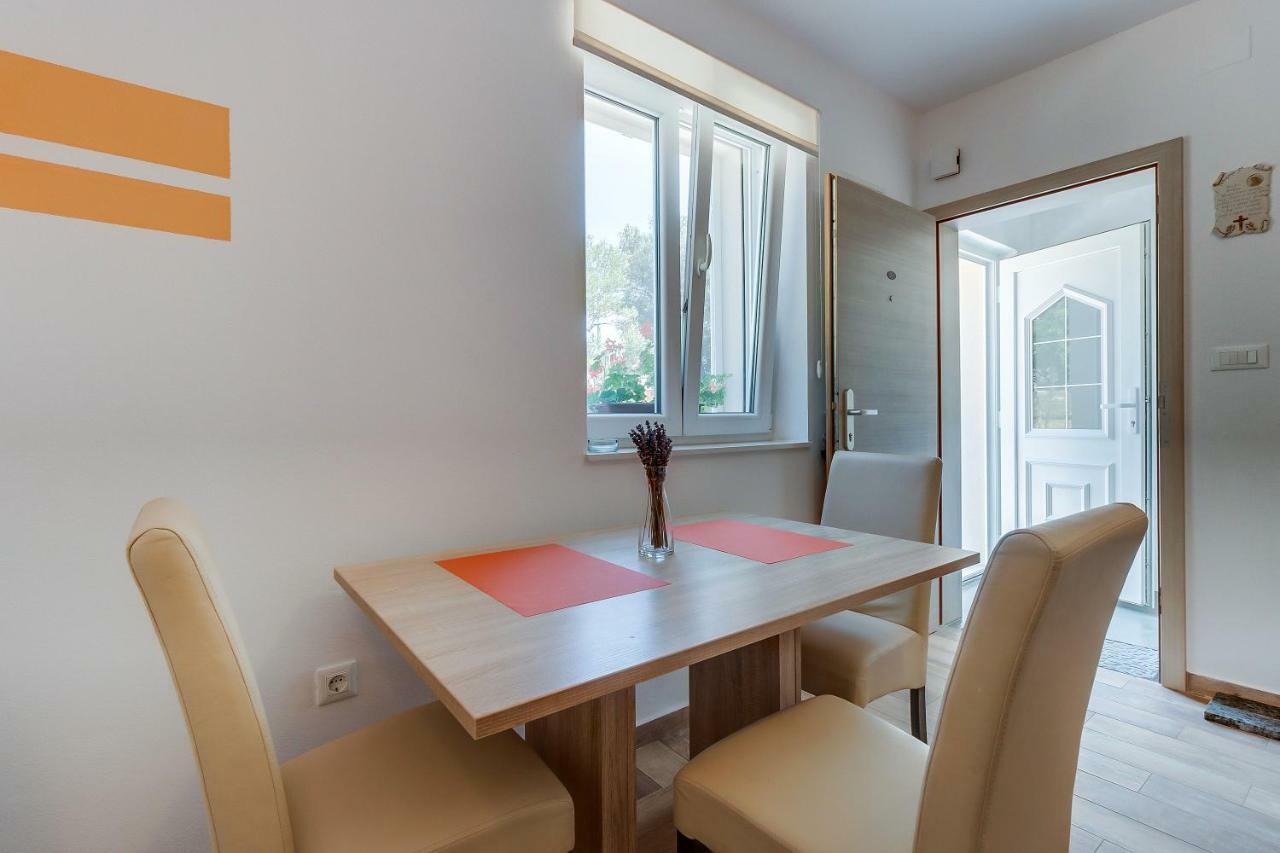 Apartmani Danica Нерезине Екстер'єр фото